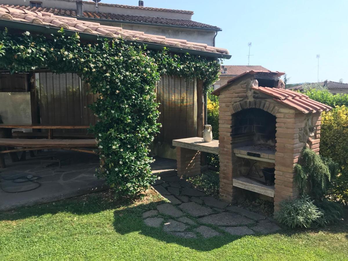 Casa Dani Con Piscina Privata Lägenhet Monticiano Exteriör bild